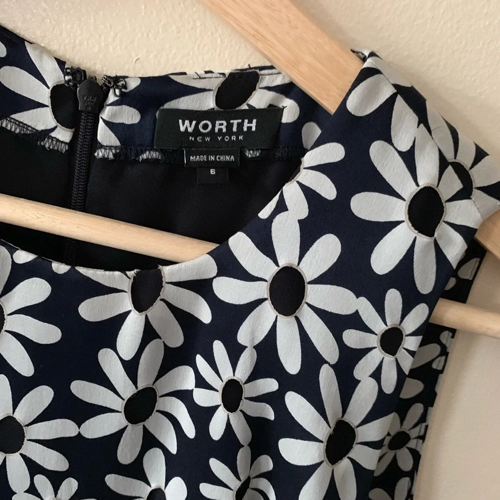 Worth • 6 • 100% Silk Navy Daisy Print Dress - Picture 6 of 8